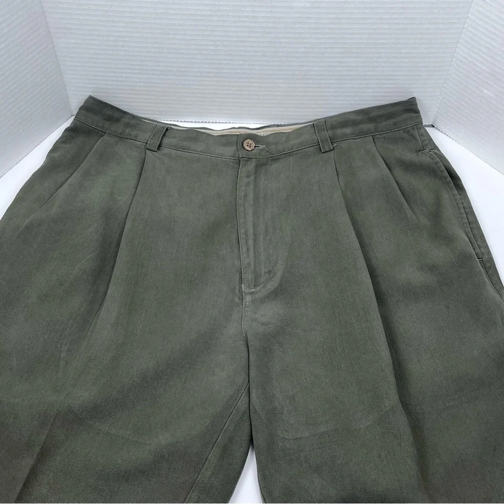 Tommy Bahama Men's Relax 100% Silk Pleated Bermuda Shorts Size 35; Beach, Cruise